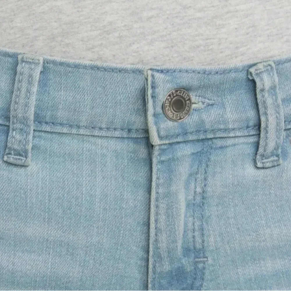 Levi's Jean Shorts Girls Stretch Cuffed Light Blue Size 6 NWT